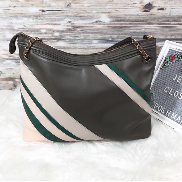 🌸SOLD🌸 Tory Burch Fleming Stripe Leather Tote - Picture 4 of 8